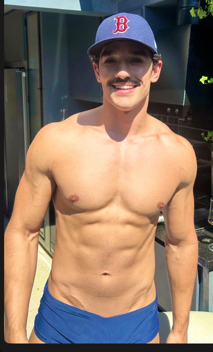 Fã de homens de sunga tweet media