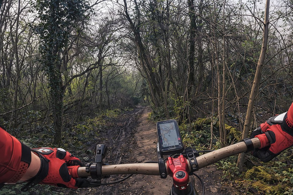 kevcreation's tweet photo. 🚴‍♂️ Pas une sortie. Une vraie coupure.

Des chemins, du silence, et cette liberté qu’on ne trouve que dehors 🌿

#velo #vtt #nature #cycling #outdoor https://t.co/8wGFppGwIM