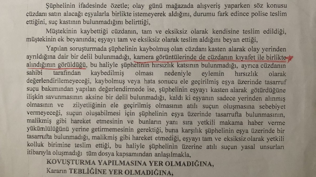 blgnrcn's tweet photo. 2023 yılında bir giyim mağazasında tişört reyonunun üzerinde unuttuğum cüzdanım çalındı. Tabii hemen kolluğa gidip şikayetçi oldum. Olay anına ilişkin kamera kayıtlarında cüzdanımın çalınması, çalan kişinin yüzü falan net gözüküyordu.+ https://t.co/4iUiI2Dudm