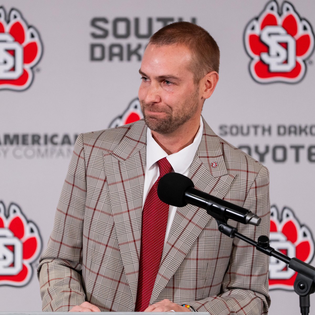 South Dakota Football tweet media
