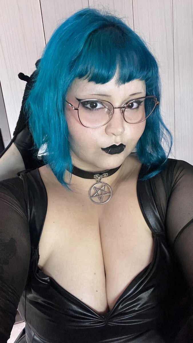 Scarlett Coven tweet media