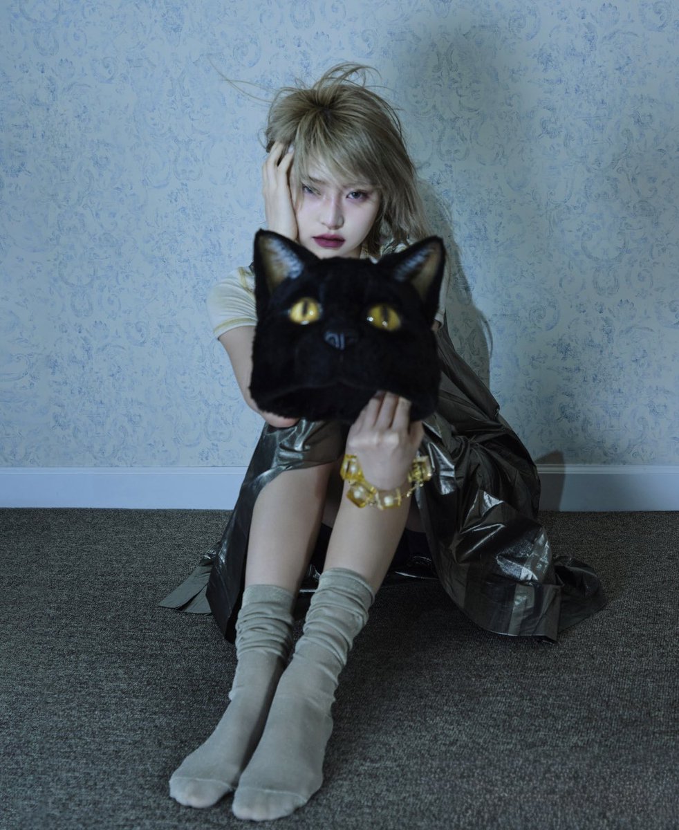 ⁷₂² tweet media