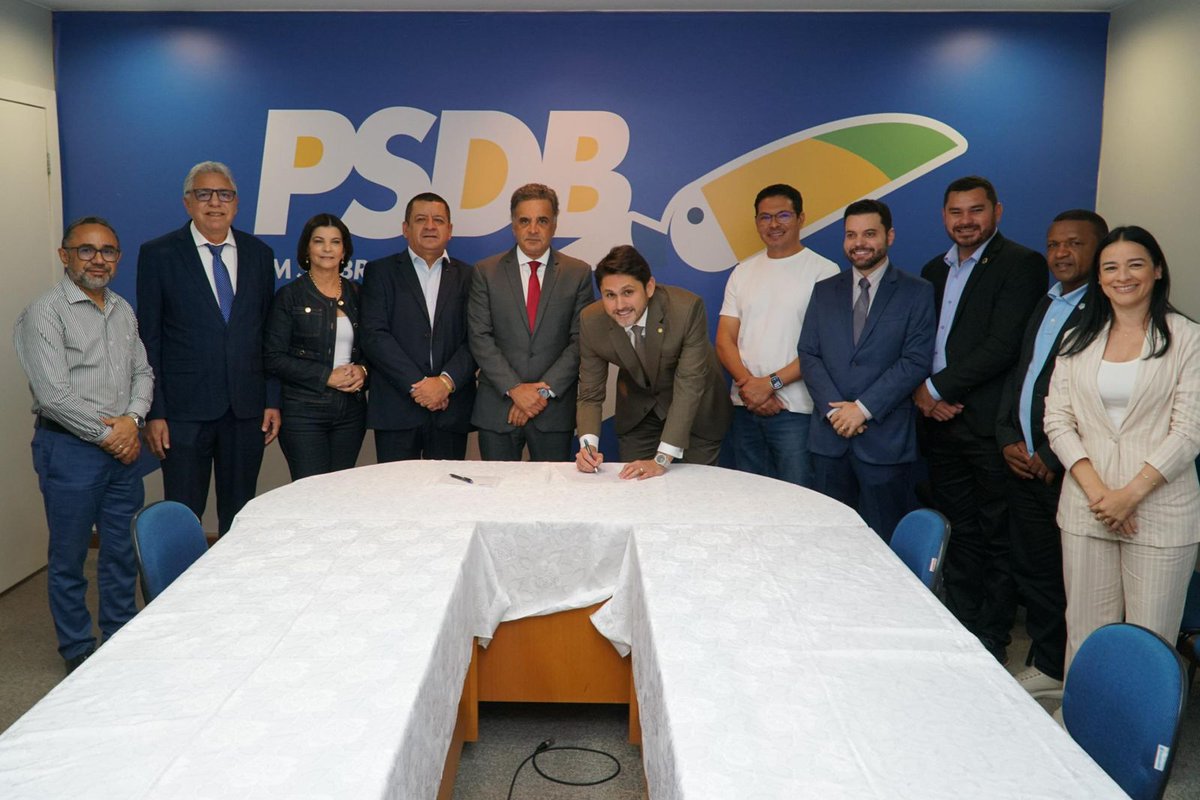 Aécio Neves tweet media