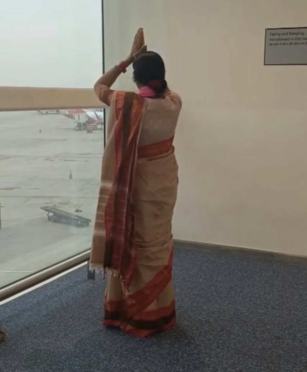 Viक़as tweet media