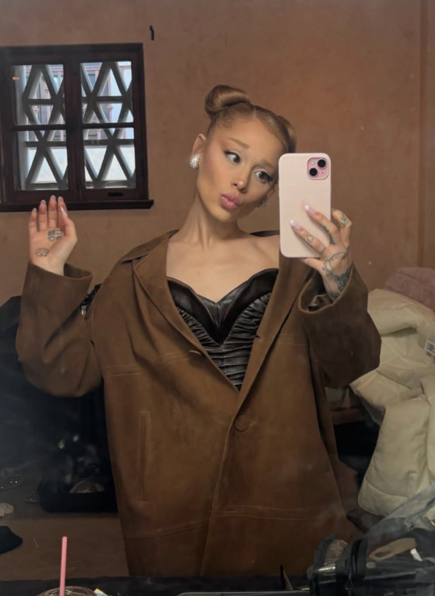 eryn ☼ ⋆｡˚ ⋆ tweet media