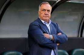 Curacao has 156,000 people. They just qualified for their first ever World Cup. But their manager just resigned four months before the tournament. And the reason he gave stopped everyone in their tracks.

Dick Advocaat, 78 years old is one of the most experienced coaches in the