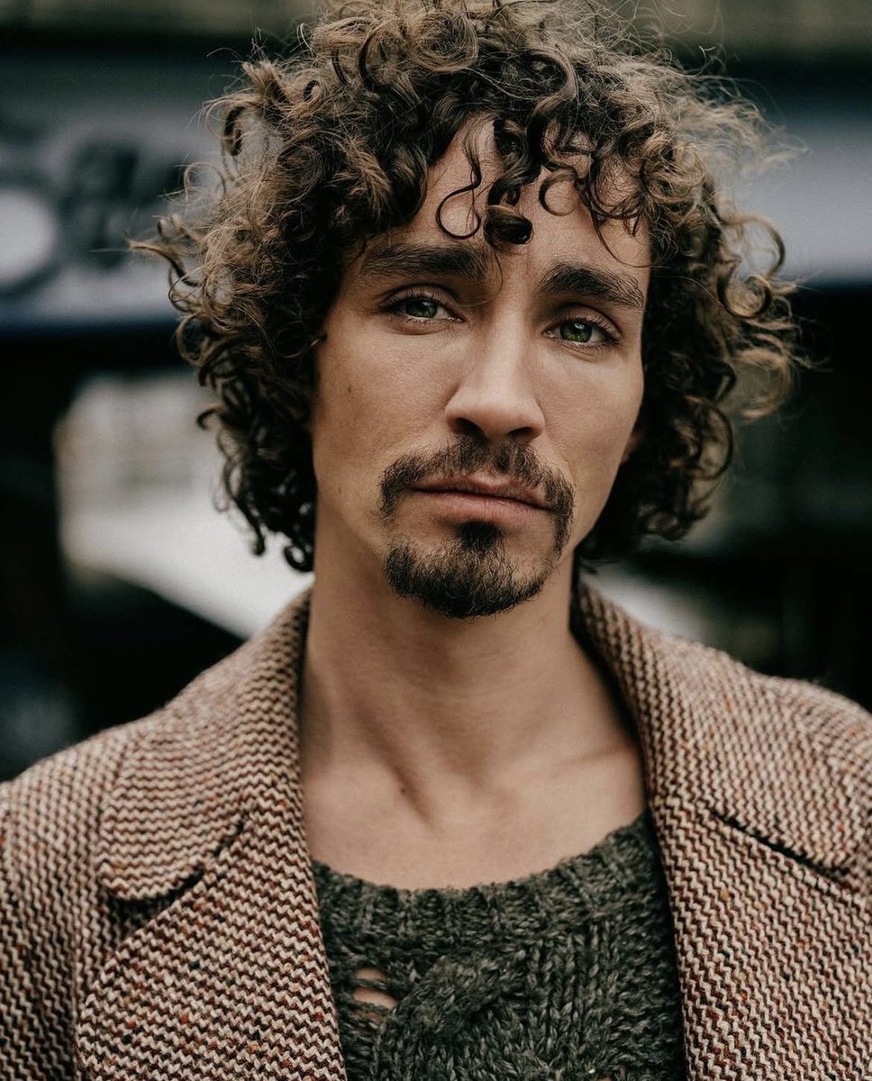 Two photos of Robert Sheehan shared two years ago this week. Part of a photoshoot by Sergei Sarakhanov in London. ©️photographer