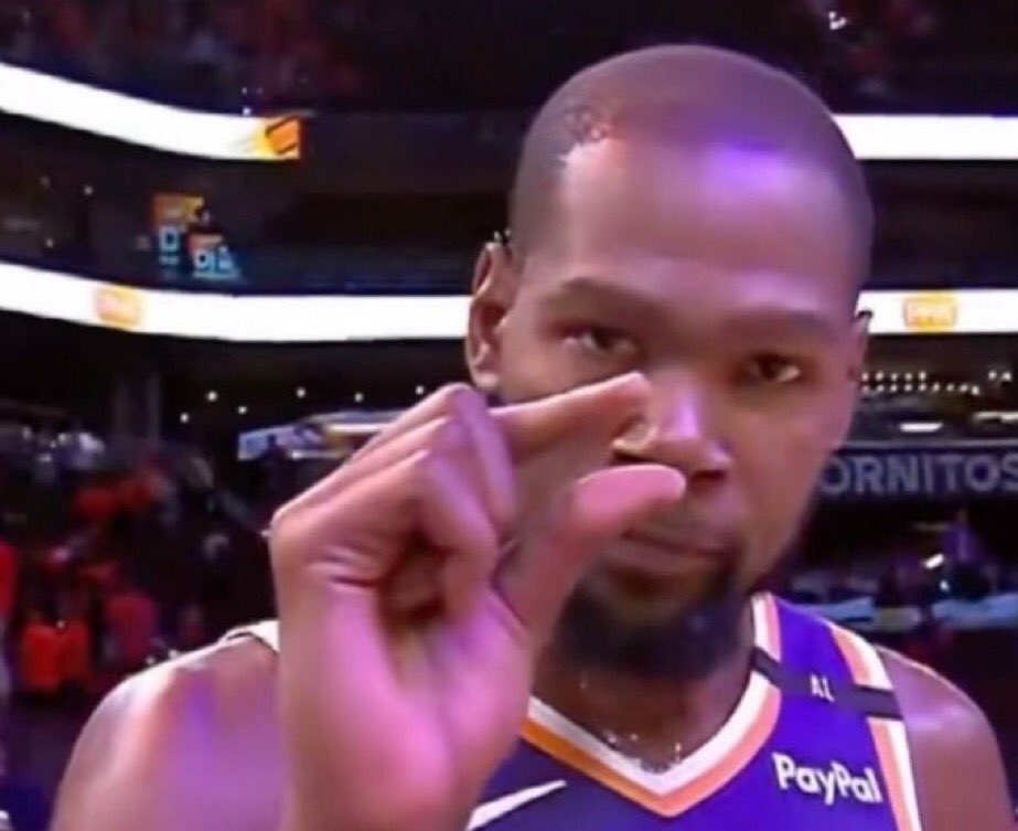 The loans officer 👮 tweet media