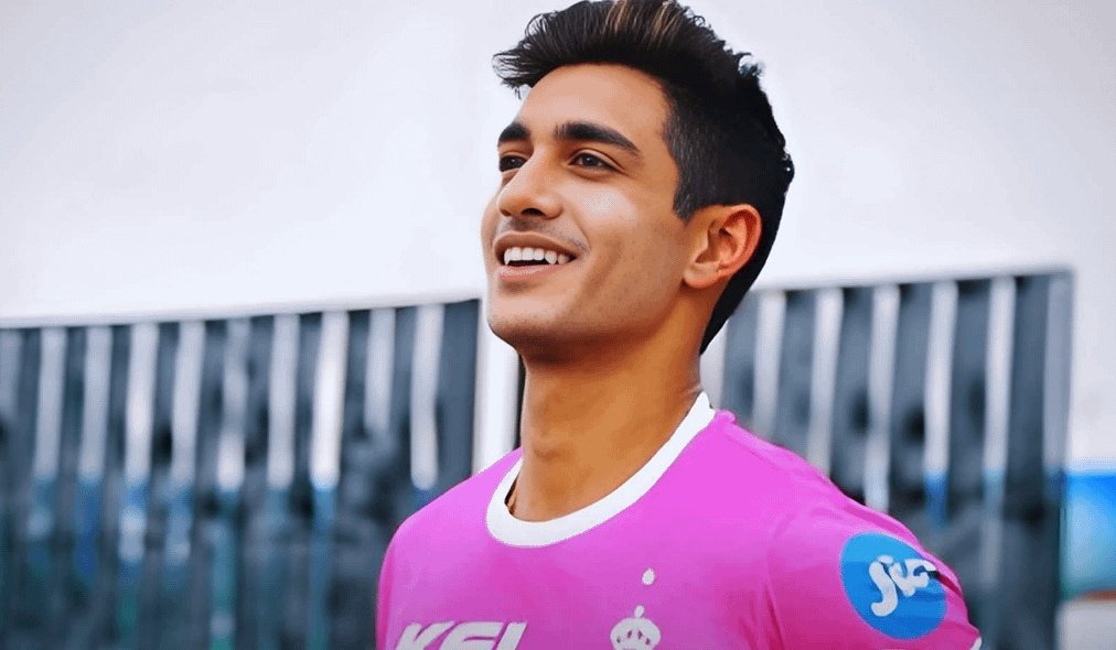 𝐊𝐨𝐡𝐥𝐢𝐧𝐚𝐭!𝟎𝐧_👑🚩 tweet media