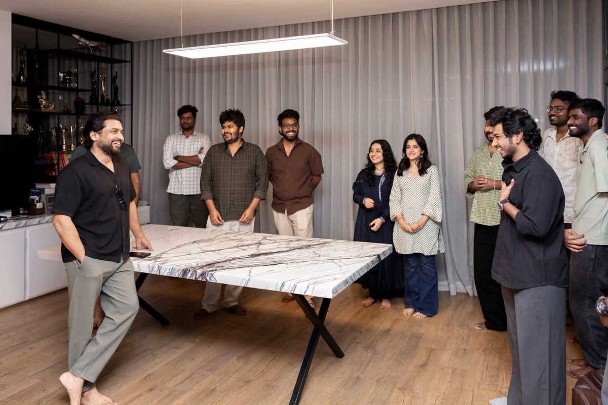 anbil_yogesh's tweet photo. • @Suriya_offl Anna ❤️ &amp; @Karthi_Offl Anna ❤‍🔥 With #Youth Movie Team

#karthi #MrVersatileKarthi https://t.co/auMJBYODEJ