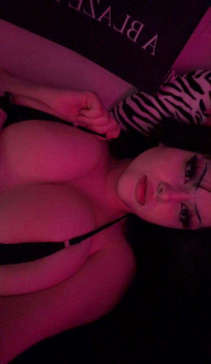 slyv ⋆˚꩜｡ tweet media