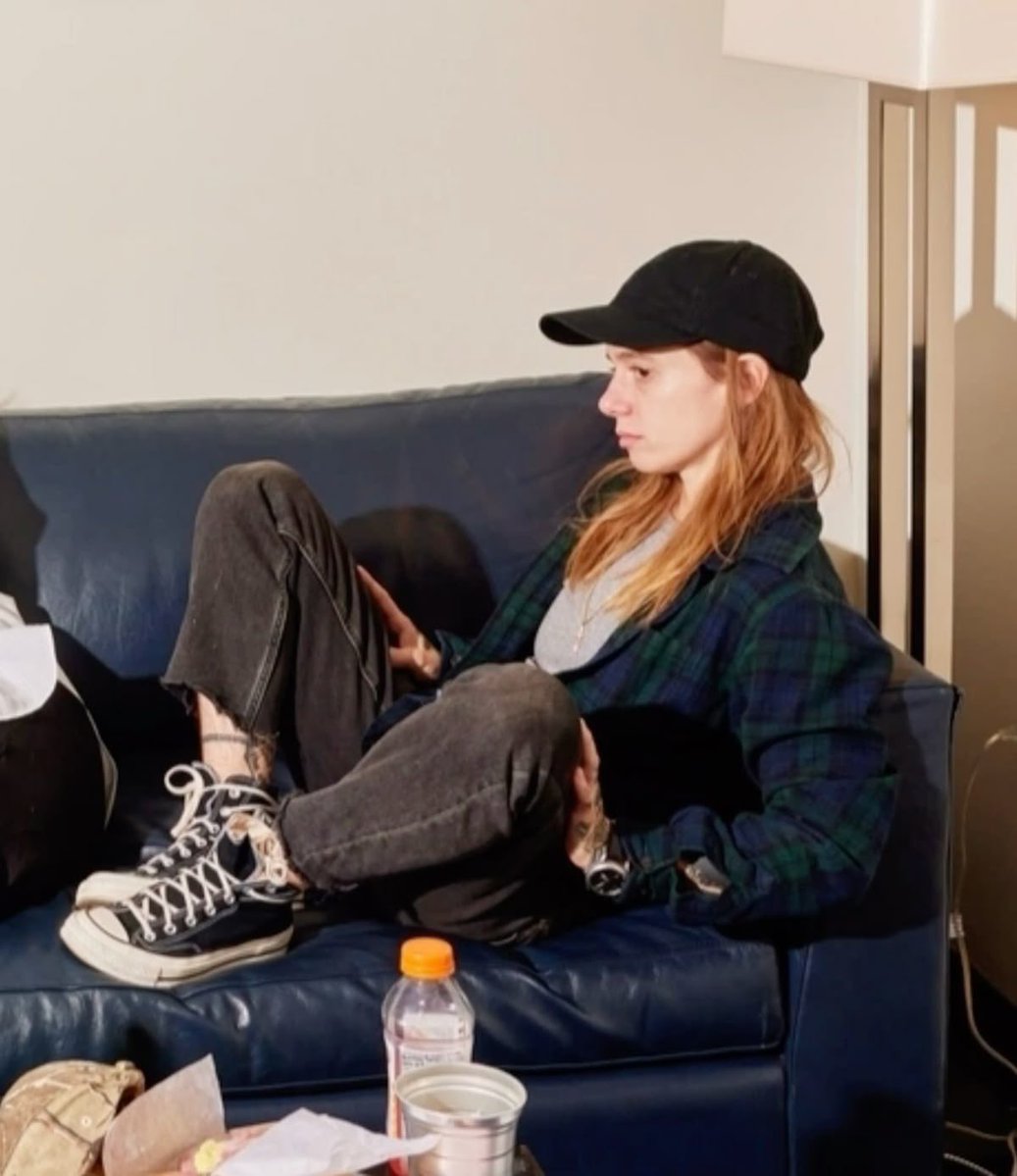 moll 𝜗𝜚 tweet media