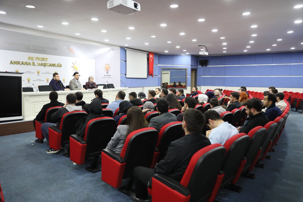İl Gençlik Kolları Başkanımız <a href="/avhalilatasoy/">Halil ATASOY</a> ’un başkanlığında Olağan Yönetim Kurulu Toplantımızı gerçekleştirdik.