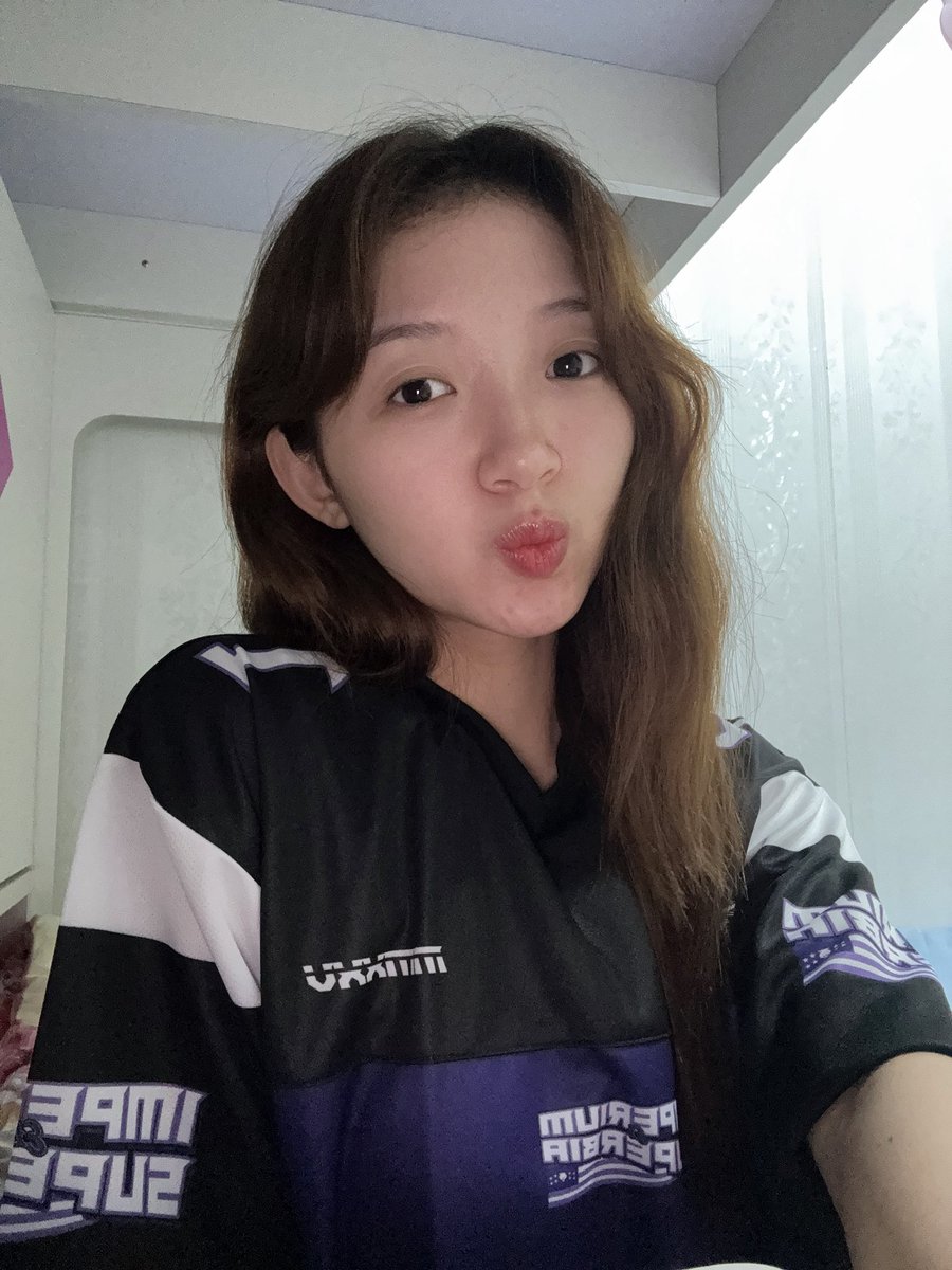 Aurellia tweet media