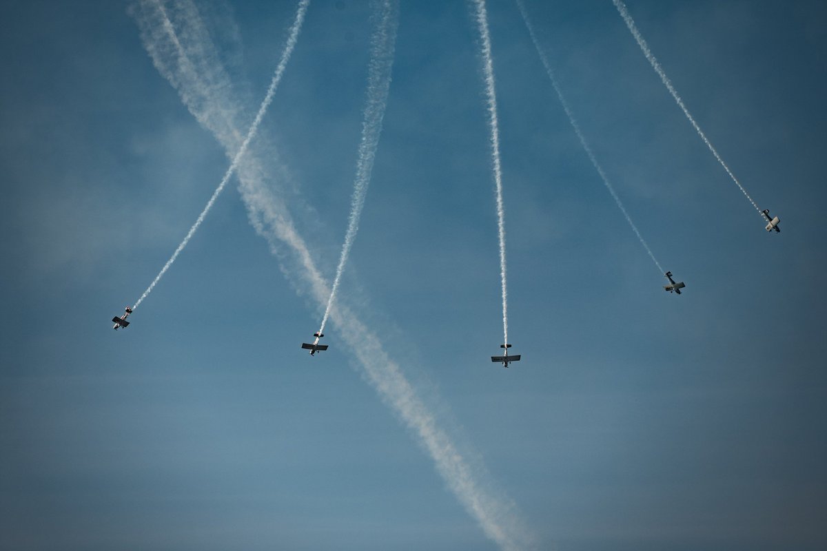 eeviewonders's tweet photo. #TeamRaven doing tricks over #pembrey last Saturday. https://t.co/yaOk5PeHxk