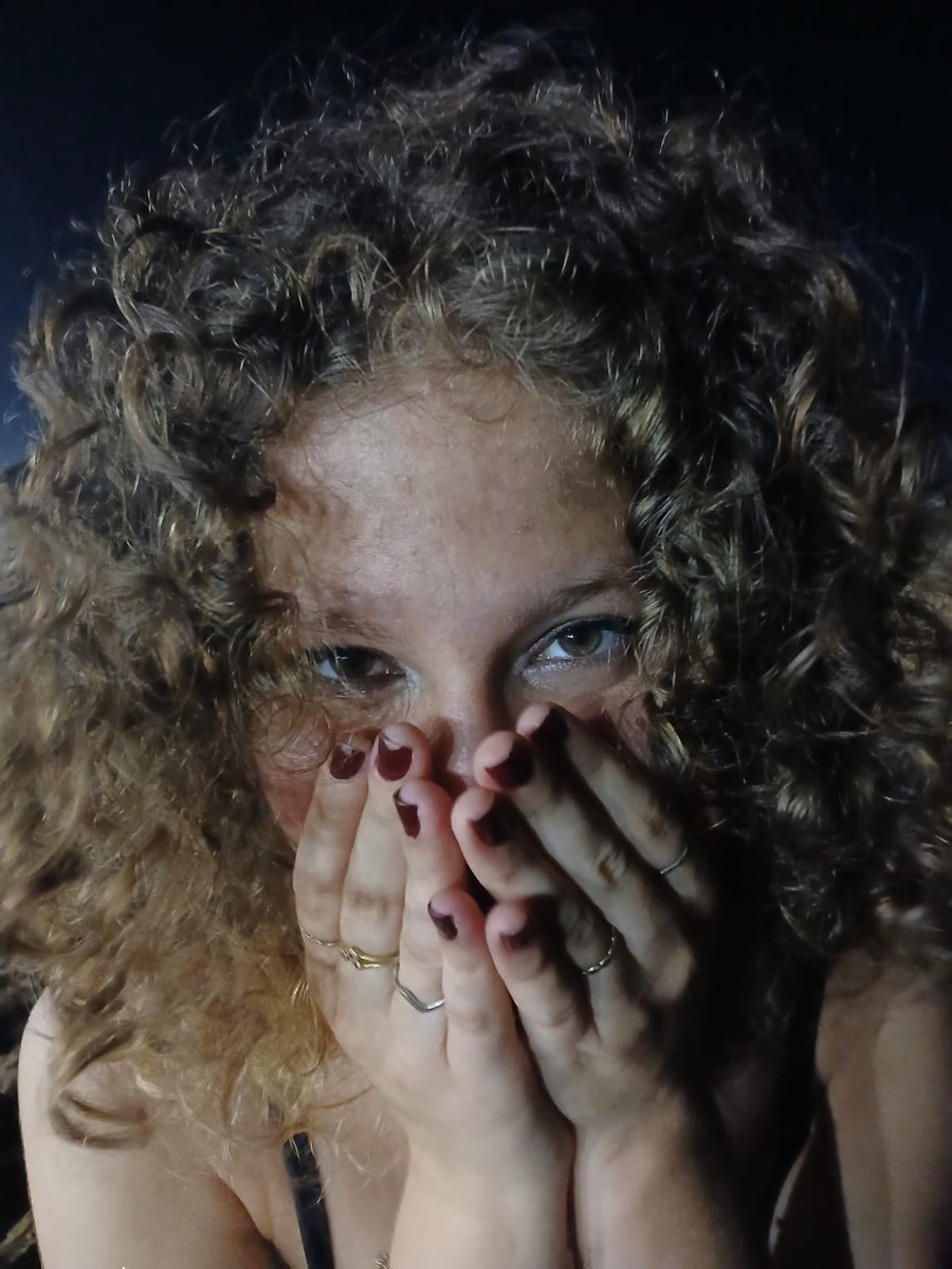 Alexand16722748's tweet photo. Quando vc namora a mulher com mais personalidade, mais quente, mais linda , faz psicologia, divide um baseado com vc e ainda gosta de 98% dos seus gostos . Aí vc percebe que encontrou o amor da sua vida , quando um ano juntas  parece um sopro de felicidade, quando amar vc é fácil https://t.co/D5437PEwfK