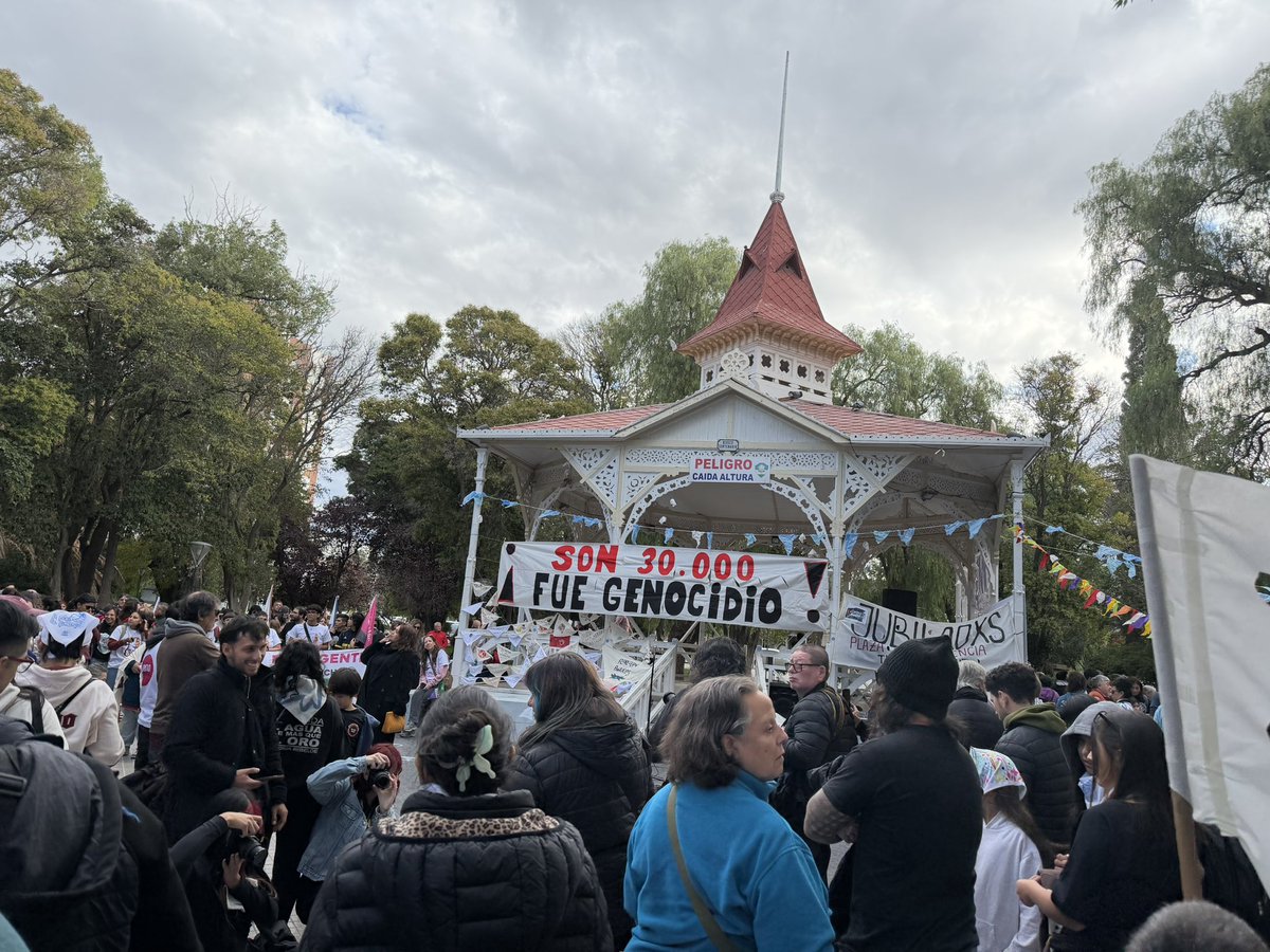 Charlestw_'s tweet photo. #Trelew 
#NuncaMás https://t.co/KNWyvQxreB