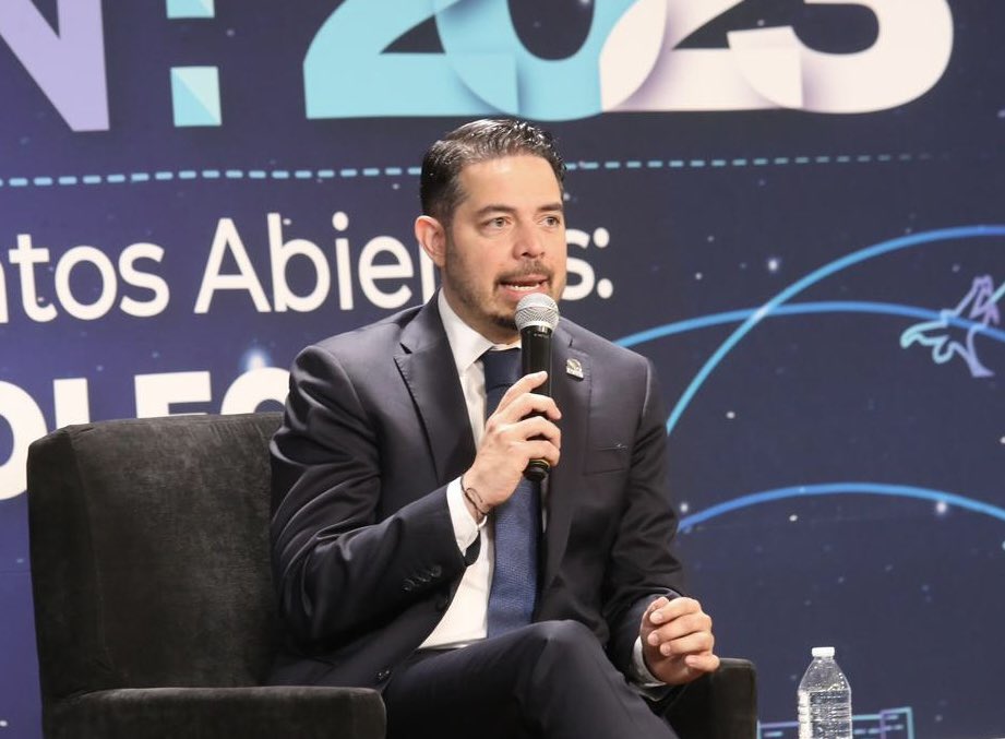 JaimeCerdio's tweet photo. Hace un año se extinguió el @INAImexico e inició una siguiente etapa de la transparencia en México. Más allá del hecho en sí, lo interesante es el silencio que lo ha acompañado.

En poco tiempo, la #Transparencia parece haber dejado de ser un tema público relevante. Ha dejado de ocupar el centro de la discusión institucional, de generar organización social y, en muchos casos, de orientar decisiones públicas.

Ese silencio merece una reflexión. Comparto la mía.