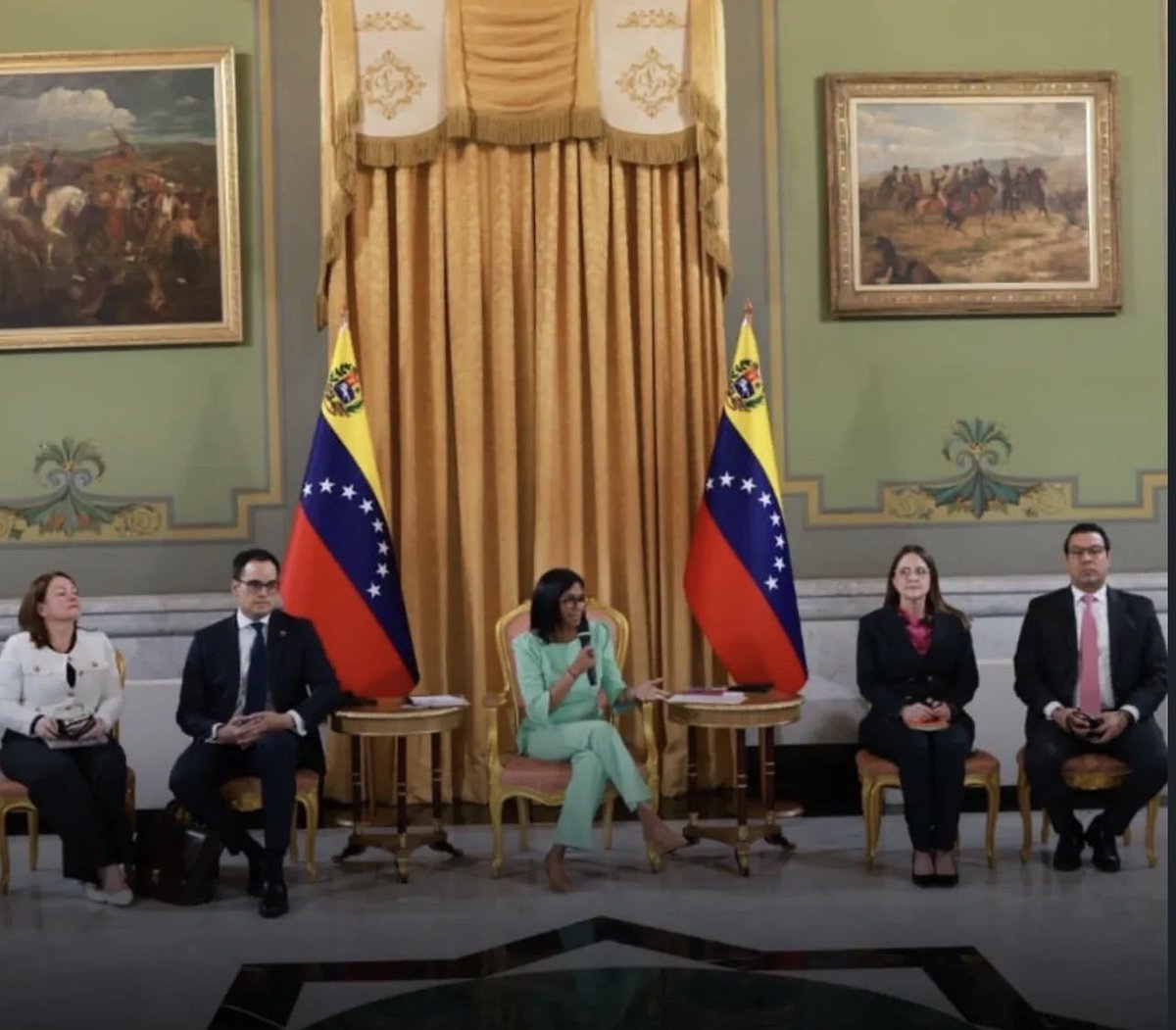 Hinterlaces tweet media