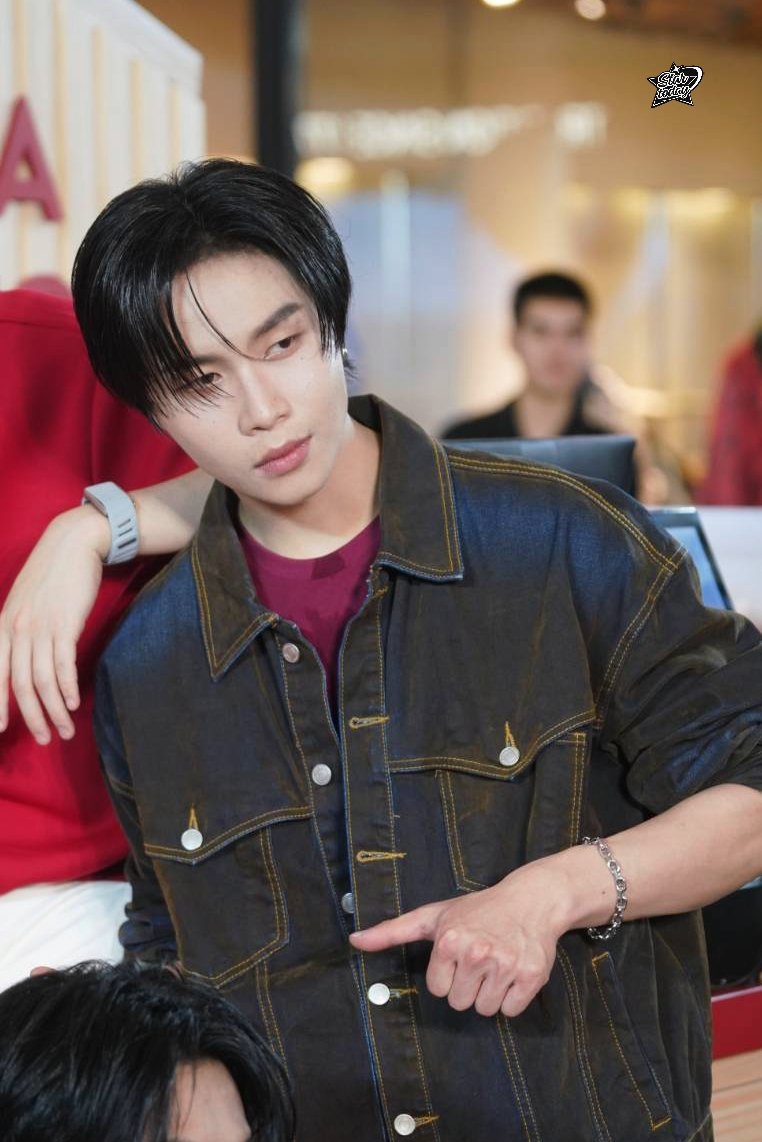 StarToday tweet media