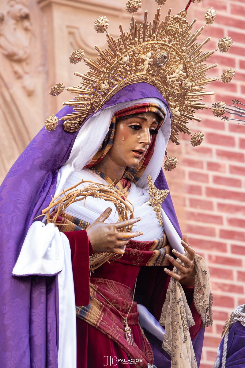 j16photos's tweet photo. @HdaddelaColumna 

#cofradiasmlg #gitanos #mariadelao #lacolumna #lunessanto https://t.co/L5LmJyivG6