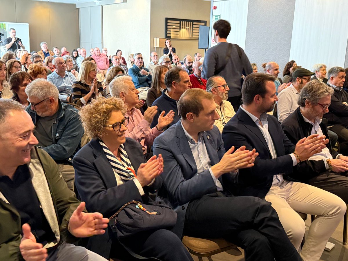 PhaPlataforma's tweet photo. Este fin de semana asistimos a los actos conmemorativos del XXV Aniversario de @otecas2001 sindicato de la enseñanza concertada en Asturias, con el que compartimos objetivos y visión sindical. Nuestro agradecimiento por la invitación y el deseo de seguir colaborando en el futuro. https://t.co/0SxJ83Y1SY
