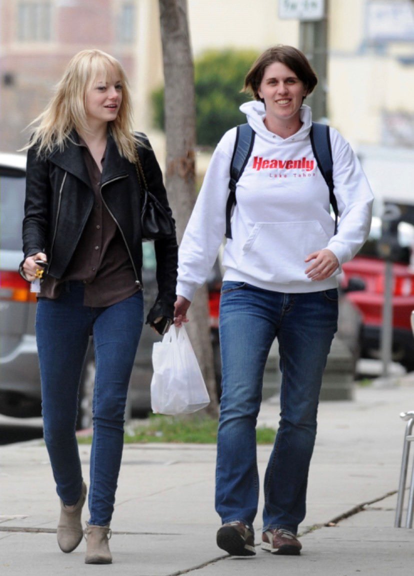 emma stone throwbacks| fan account tweet media