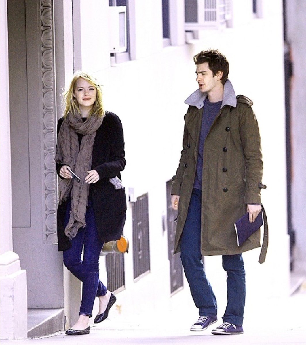 emma stone throwbacks| fan account tweet media