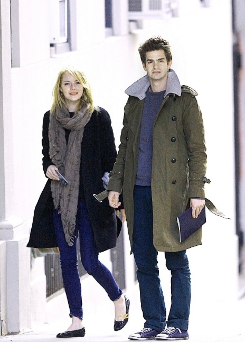 emma stone throwbacks| fan account tweet media