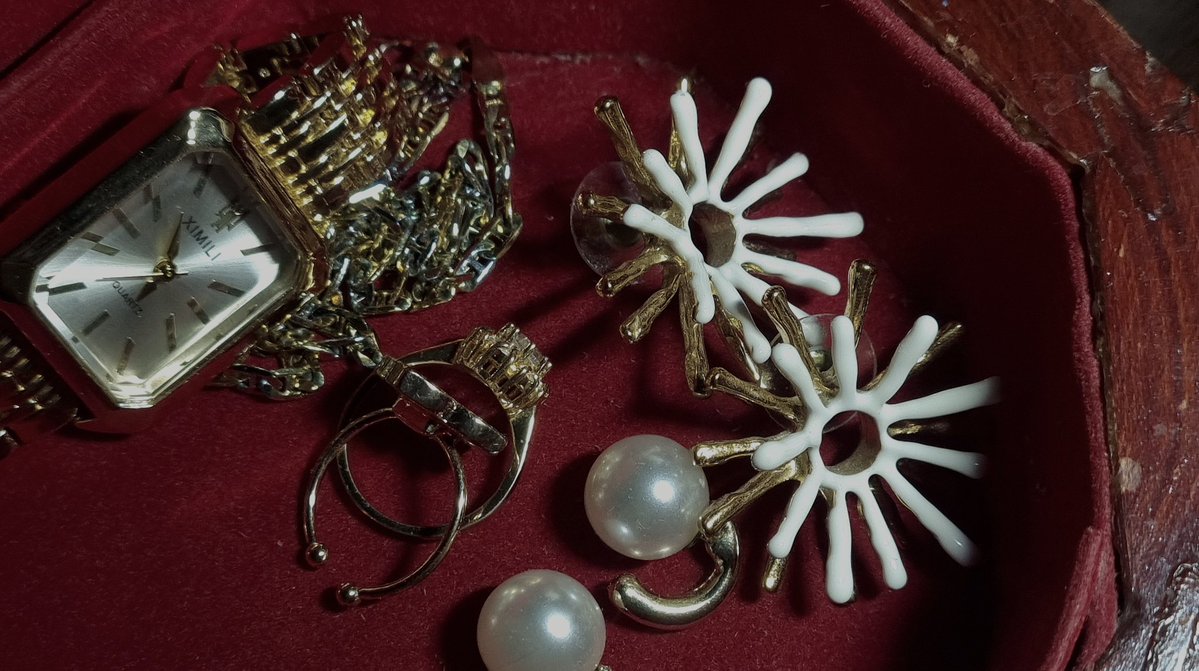 تِـيم tweet media