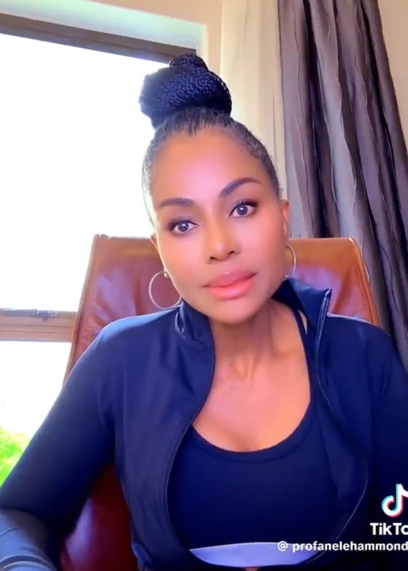 She became exactly what Oliver Tambo, Steve Biko and Mandela were fighting  to liberate us for 😭😭🇿🇦

Standard Bank must pay