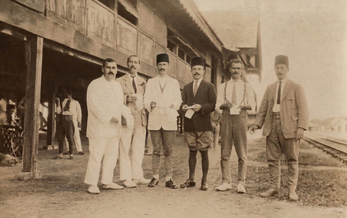alpingo1903's tweet photo. İngilizlere esir düşüp Burma Rangoon Thayetmyo esir kampına gönderilen Türk esirler. https://t.co/wXdkhD9lbT