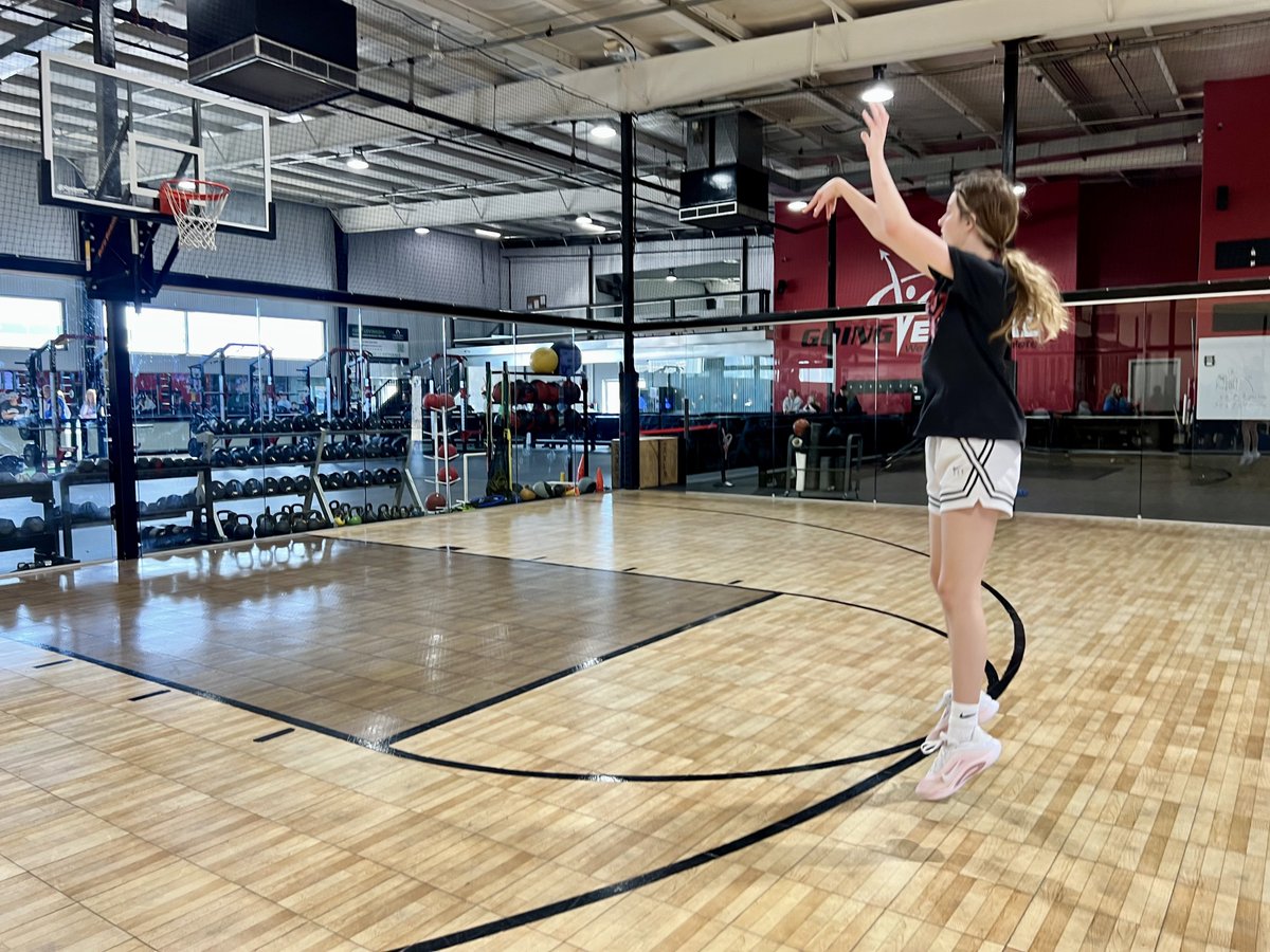 CoachBarnes1's tweet image. The players who keep showing up, locking in, and stacking days of DETAILED work are the ones who truly separate themselves. Consistency isn’t flashy but it’s what builds real confidence, real skill, &amp;amp; real results. Proud of the commitment. #HardWorkPaysOff 😤