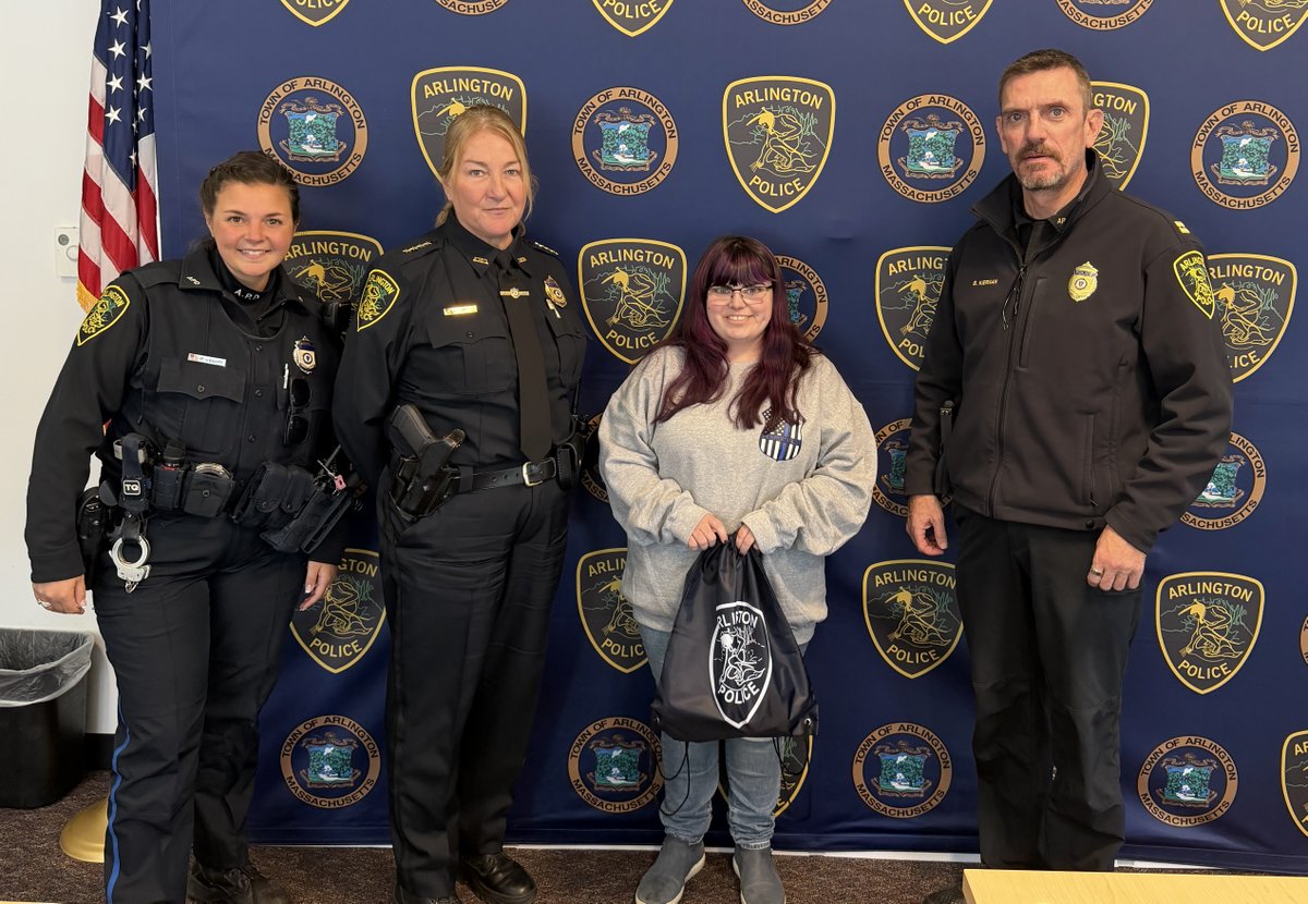 ArlingtonMAPD's tweet photo. Huge thanks to Megan from She Supports Police for visiting today! Your dedication to supporting police officers across MA is inspiring. We're grateful for your efforts! 🚓💙 #SupportOurPolice #CommunityEngagement https://t.co/d9Y2KmcMdO