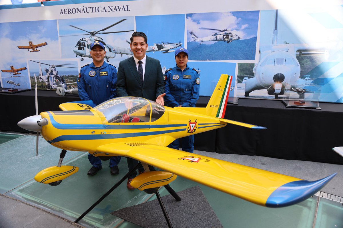 EmmanuelReyesC's tweet photo. Inauguramos la #EXPOMAR en el Senado.
México es un país con enorme fuerza en sus mares: comercio, turismo, pesca… oportunidades reales para crecer y generar empleo. El reto es claro: modernizar, cuidar el medio ambiente y aprovechar mejor lo que tenemos.
Me dio gusto acompañar la bienvenida al Almirante José Barradas Cobos, Subsecretario de Marina, en un momento clave para el desarrollo marítimo del país. Gracias al senador Lomelí por la invitación y por generar estos espacios de diálogo y visión de futuro.
#EconomíaMarítima #MéxicoConFuturo #DesarrolloEconómico