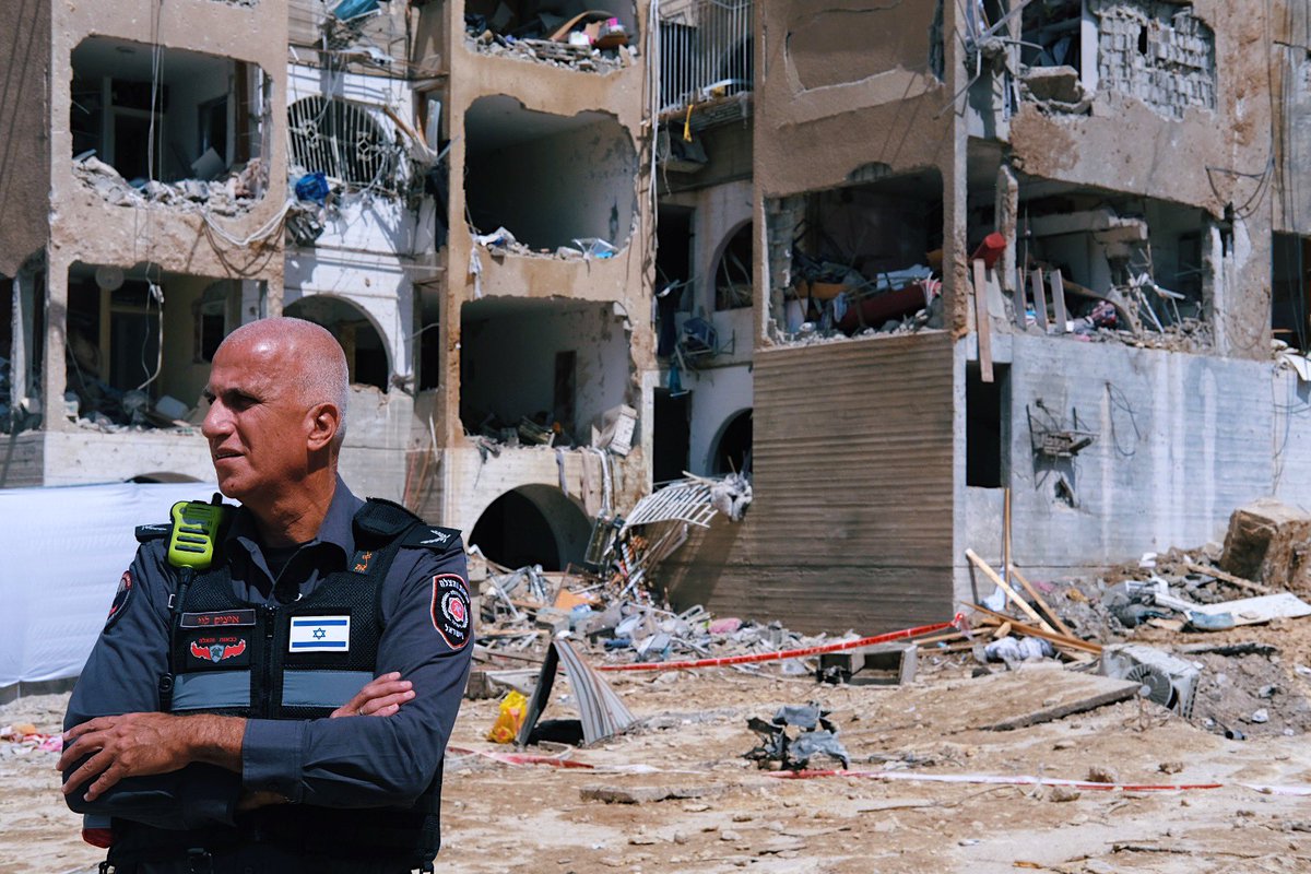 Experience Humans tweet media