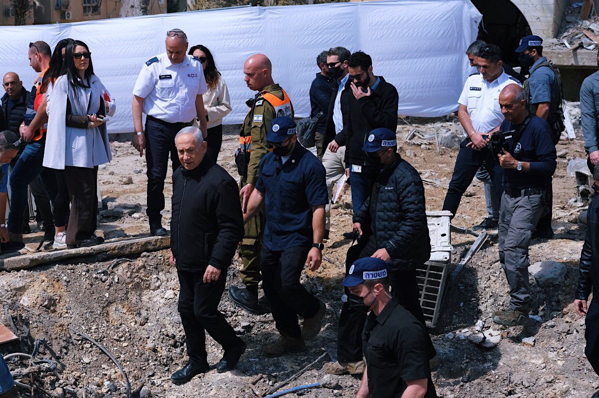 Experience Humans tweet media