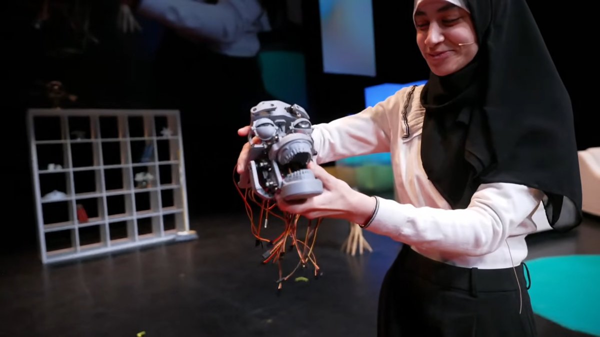 Socratica tweet media