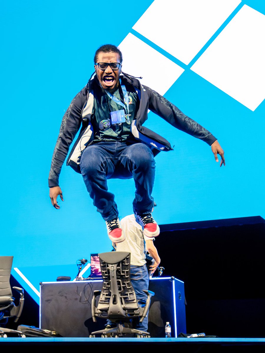 FlyFighters tweet media