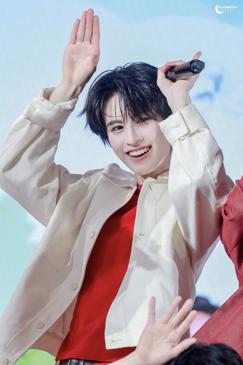 🌙ʙʟᴜᴇᴍᴏᴏɴෆ. ෆ⃛ || 🎸🌱🏒 tweet media