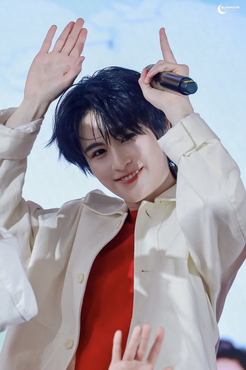 🌙ʙʟᴜᴇᴍᴏᴏɴෆ. ෆ⃛ || 🎸🌱🏒 tweet media