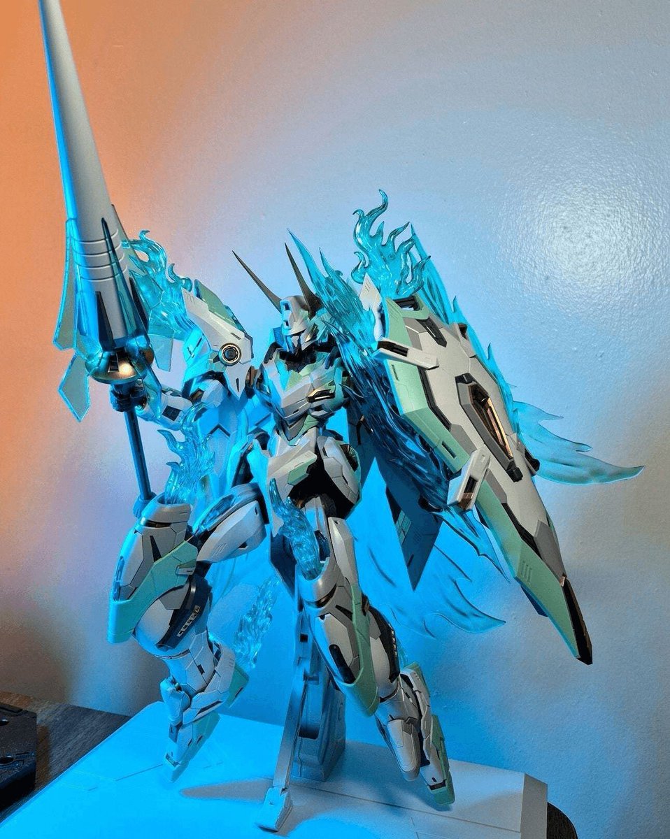 Newtype tweet media