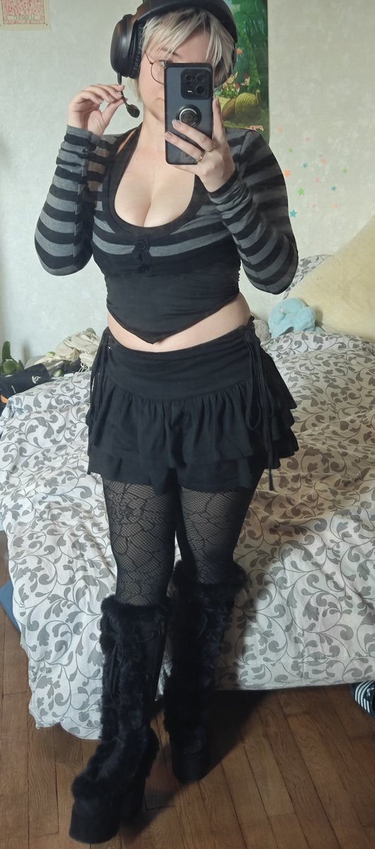 Phos🤍 tweet media