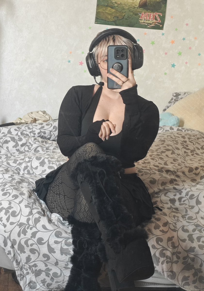 Phos🤍 tweet media