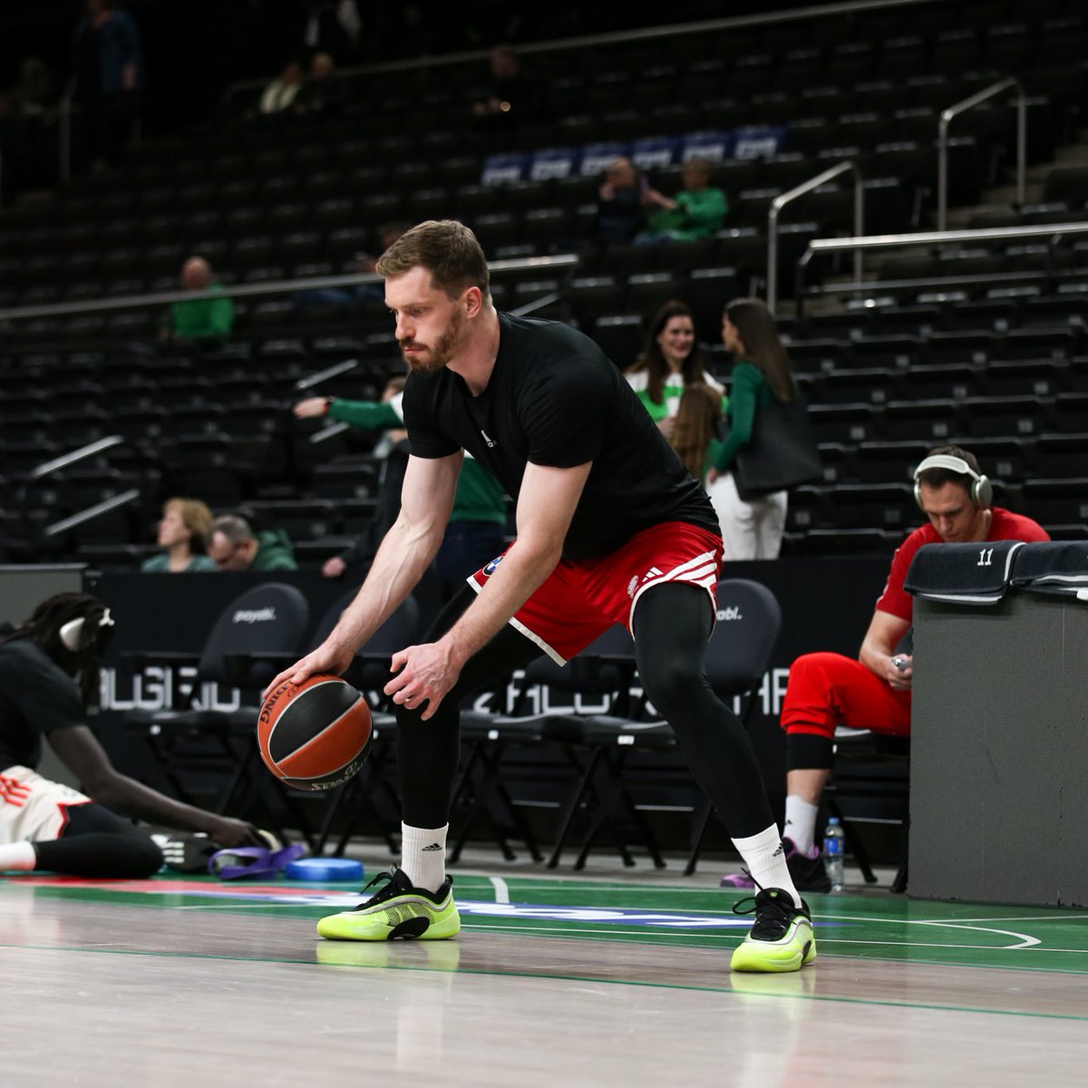 FCBBasketball's tweet photo. Our starting five for #ZALBAY: Hollatz - Obst - Lucic - da Silva - Gabriel.

#FCBB #WeBallTogether | Photo: Stickel https://t.co/X79NanaJGF