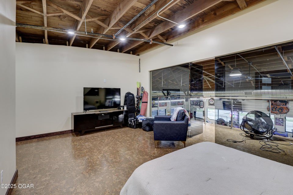 Zillow Gone Wild 🏡 tweet media