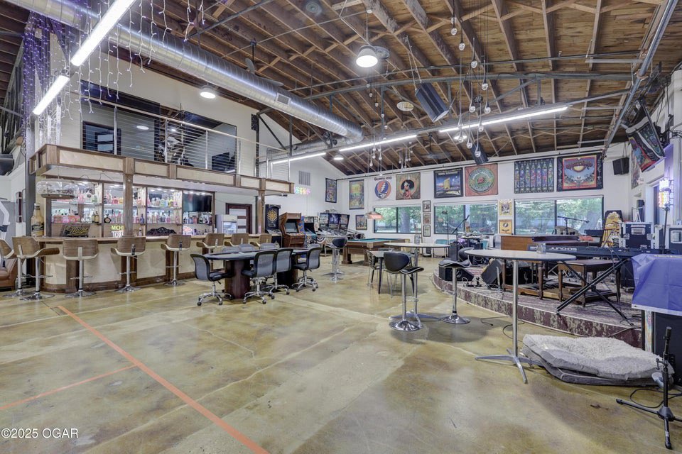 Zillow Gone Wild 🏡 tweet media