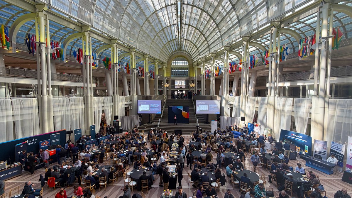 Ronald Reagan Bldg tweet media