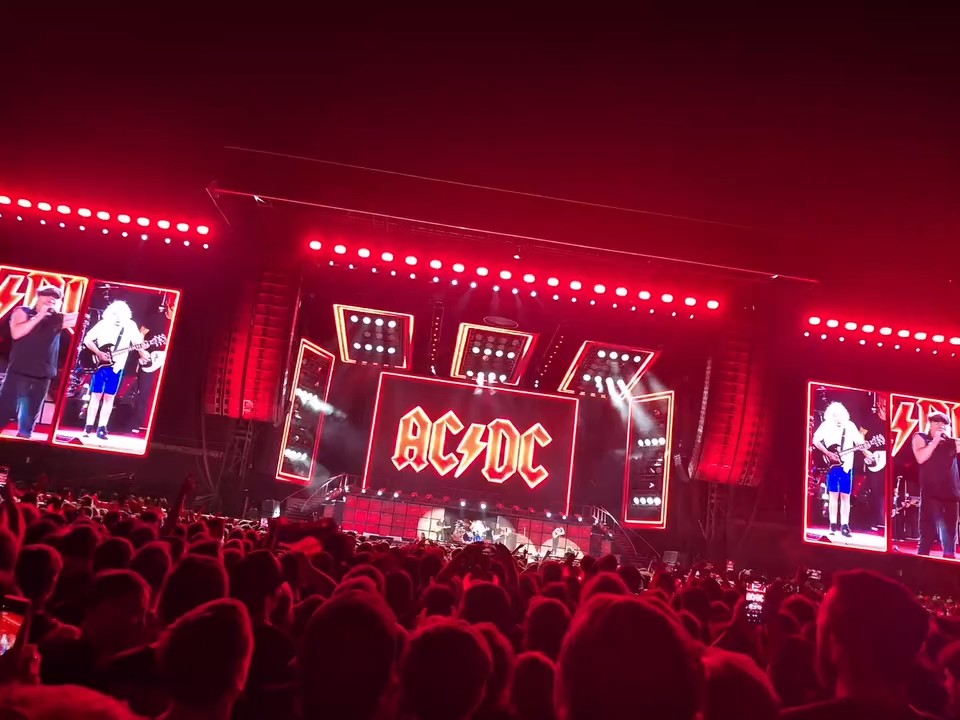 𝐒𝐨𝐥𝐞𝐝𝐚𝐝 𝐆𝐨𝐭𝐡𝐢𝐜. tweet media