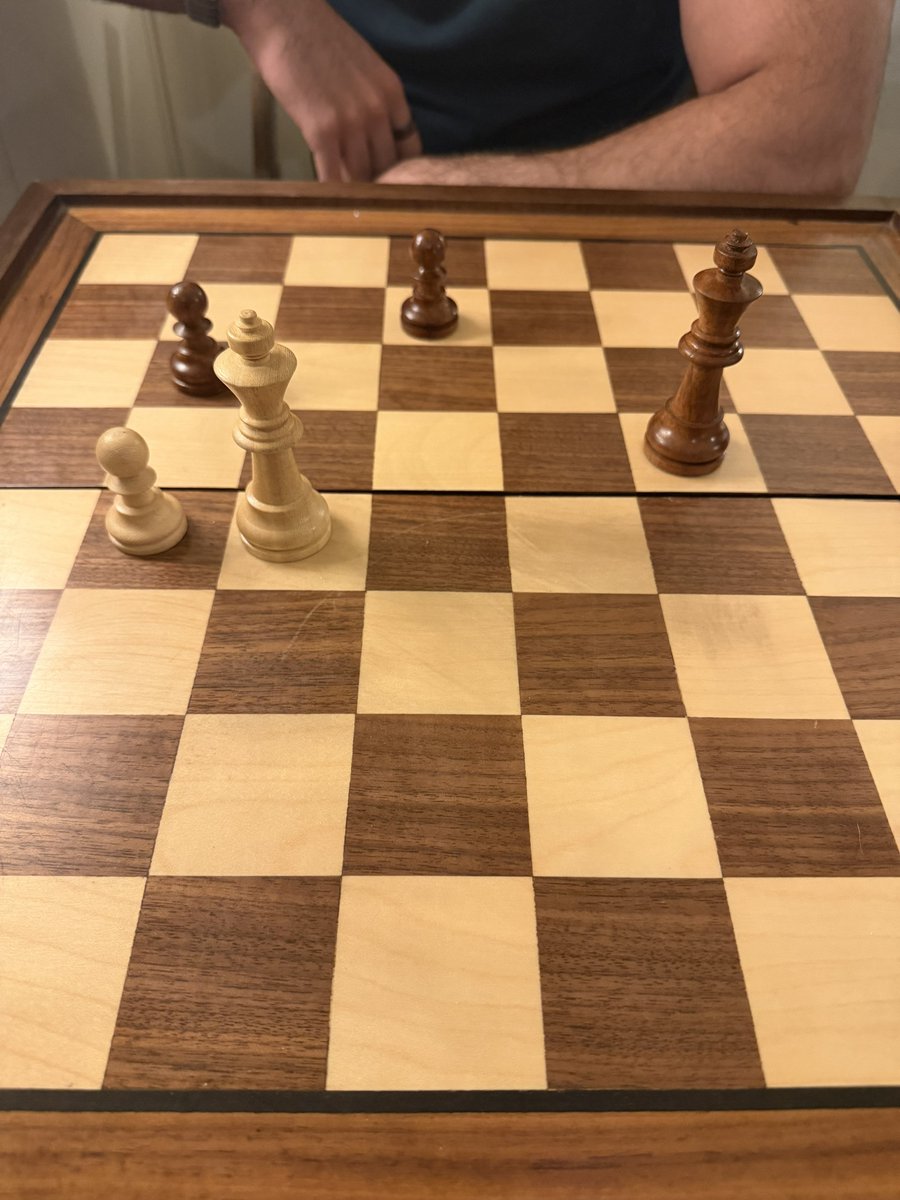 αуσυв tweet media